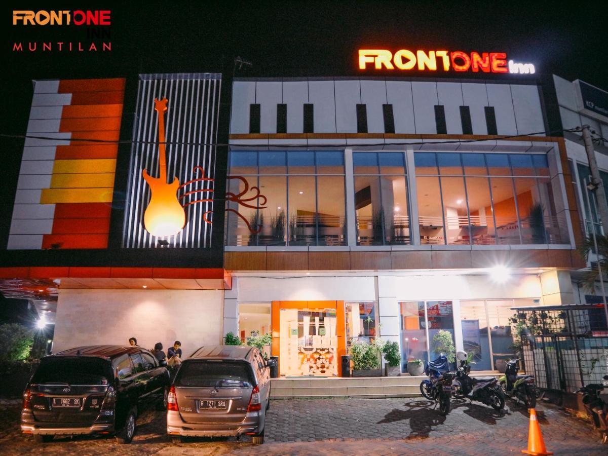 Front One Inn Muntilan Ngoại thất bức ảnh