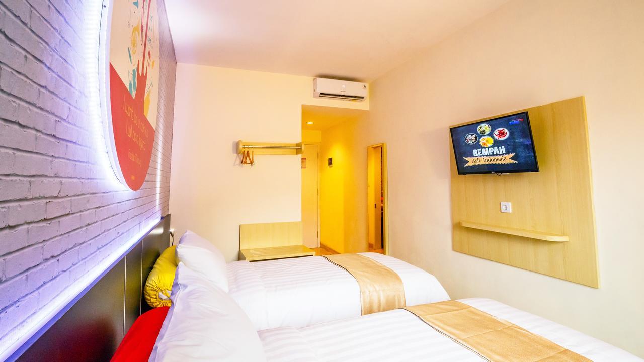 Front One Inn Muntilan Ngoại thất bức ảnh